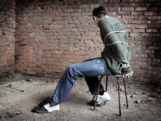 منجد يقتل سيدة بسبب «حلة».. وآخر يختطف طالب ويذبحه لرفض والده دفع الفدية