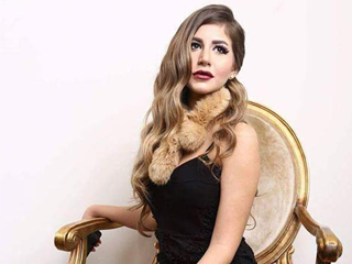 ملك قورة تقطع إجازتها فى لبنان بسبب السينما