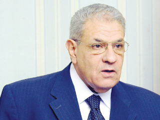 لجنة «محلب» تعلن الحرب على مافيا تزوير العقود