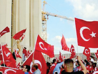 أردوغان يواصل «هتلرة» تركيا ويحل الحرس الرئاسى