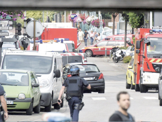 الإرهاب يحاصر كنائس فرنسا بتعليمات من الظواهرى