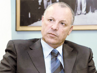 الطويلة يواجه أبوريدة بقائمة جديدة ويعلن برنامجه 10 اغسطس