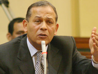 أنور السادات ينفى مشاركته فى مؤتمر داعم للإخوان بسويسرا