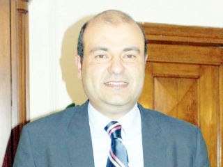 حنفى: إطلاق خدمة توصيل السلع التموينية للمواطنين بالمنازل مجاناً