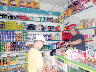 حملات مفاجئة للرقابة الإدارية على محلات التموين والمجمعات الاستهلاكية بالقرى الحدودية