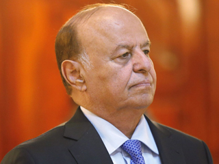 الجيش اليمنى يواصل تقدمه نحو صنعاء ويسيطر على مواقع جبلية