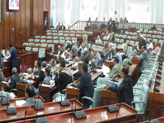 الانقلابيون يفشلون فى تأمين نصاب جلسة البرلمان.. و«هادى» يستنكر