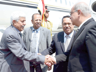 بن داغر: سنطلع القيادة المصرية على تطورات الأزمة اليمنية