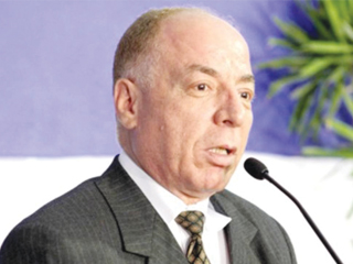 النمنم: ميليشيات الارهابية تملأ الــ«فيس بوك» وتغسل أدمغة الشباب