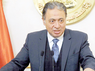 قريباً.. وزير الصحة يطيح بـ«المسنودين» من الوزارة