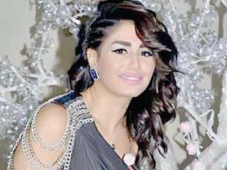 منة فضالى تقضى إجازتها من  «أفراح إبليس2» فى دبى