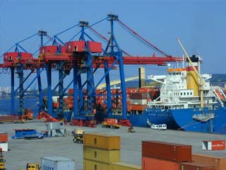 وزير قطاع الأعمال العام فى زيارة لمحافظة الإسكندرية