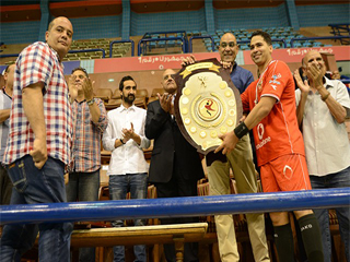 «يد الأهلى» تتسلم درع الدورى.. وتستعد لاستكمال «الخماسية» بحصد الكأس