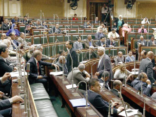 البرلمان يوافق على العلاوة والحكومة تعد بصرفها قبل رمضان