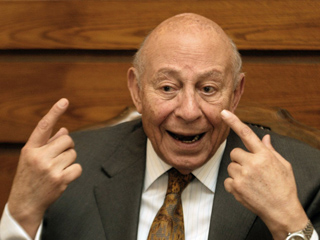 فايق: الدستور يضمن تعديل التشريعات من أجل «حقوق الإنسان»