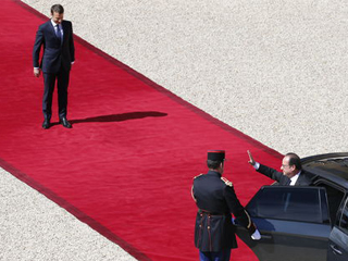 ماكرون فى «الإليزيه» ويتسلم شفرة إطلاق الصواريخ النووية