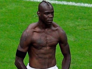 صراع بين إيفرتون ومارسيليا على بالوتيللى