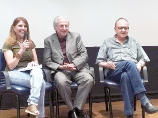 بدرخان فى حفل توقيع كتابه الأول: قدمت به خبراتى الإخراجية