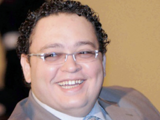 أحمد رزق يصور «إزاى الصحة» فى ملهى ليلى