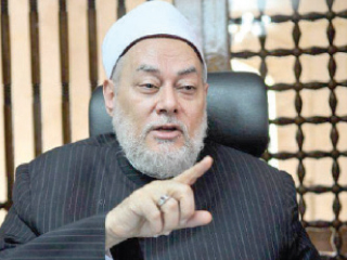 الدكتور على جمعة عضو هيئة كبار العلماء فى حوار رمضانى: من يجاهر بالفطر فى رمضان قليل الحياء... ولا يجوز الاستمرار فى الطعام حتى نطق الشهادة فى الفجر