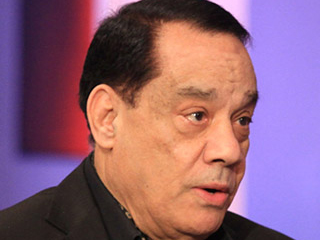 بكر ينتقد مى فاروق.. والمطربة: «كلامه عار من الصحة»