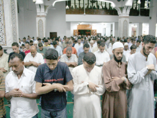 قصر الاعتكاف على المسجد الجامع بضوابط دقيقة