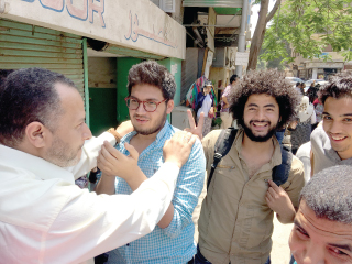 إغماءات وشكاوى من صعوبة الكيمياء  وفرحة بين الطلاب فى علم النفس