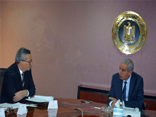 الصناعة تبحث ترتيبات زيارة الرئيس الإندونيسى لـ«القاهرة»