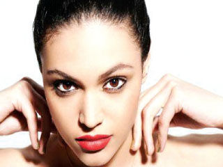 وصفات طبيعية لبشرة مشرقة ومميزة فى العيد