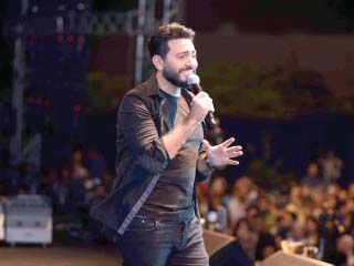 حفل تامر حسنى بحديقه الأسرة كامل العدد