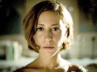 لفظ خارج لمنة شلبى فى «الأصليين» يثير الجدل