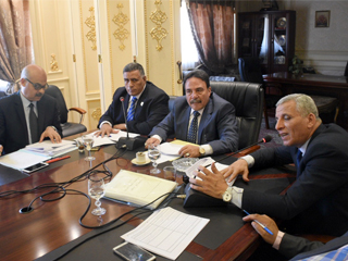 «القوى العاملة»: «المنظمات العمالية» يكفل الحرية النقابية بشكل كامل