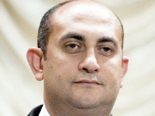 المفضوح تأجيل محاكمة خالد على بتهمة «ارتكاب فعل فاضح»