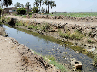 للرد على ما نشرته «روزاليوسف» البرلمان يستدعى وزير الرى بشأن إهدار 80 مليون جنيه فى أعمال تغطيات  ترع غير مطابقة للمواصفات