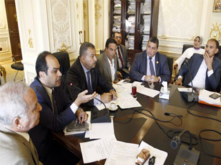 «الصحة»: مشروع لعقاب الأطباء المقصرين