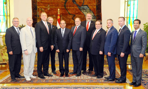 الرئيس يطالب  بمعاقبة الدول التى تمول الجماعات الإرهابية