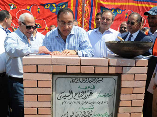 وزير الإسكان والغضبان يضعان حجر أساس محطة مياه الكاب ببورسعيد.. ووكيل البرلمان: هذا حلم يتحقق