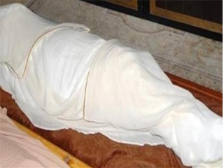 جبروت امرأة.. تستعين بأبنائها لقتل زوجها ودفنه فى «صالة» المنزل