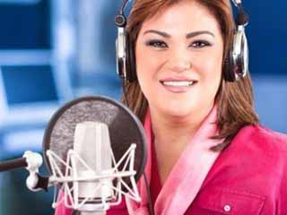 معتزة مهابة: أقدم  برنامجاً سياسياً على «DMC » ولا يوجد تطويرات فى «لقاء السبت» على «9090»