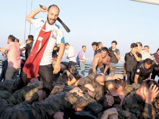 مسلسل الانقلاب الفاشل بطولة وإخراج أردوغان