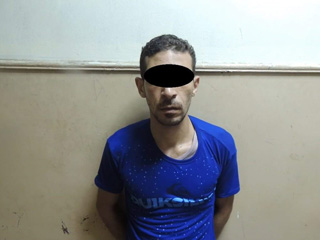 عاطل أصاب حارسا منعه من سرقة مصنع