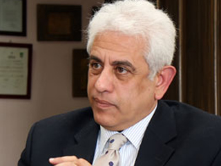 حسام بدراوي يكذب ويتجمل