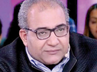 من الفيس بوك للسينما.. بيومى فؤاد ينقل «أساحبى»