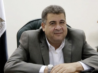 عبدالواحد: نبحث مع مشغلى المحمول زيادة أسعار التكلفة