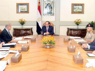 السيسى يوجه بتكثيف  الرقابة على الأسواق ومنافذ البيع لضبط الأسعار والتخفيف على المواطنين