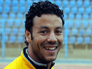 رئيس الإسماعيلى يدافع عن «المخضرم»