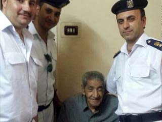 الأمن يلبى استغاثة مواطن فى استلام المعاش