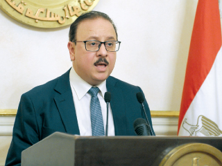 كسر احتكار التليفون الأرضى وتشغيل «الرابعة» للمحمول خلال الربع الأخير من العام الحالى