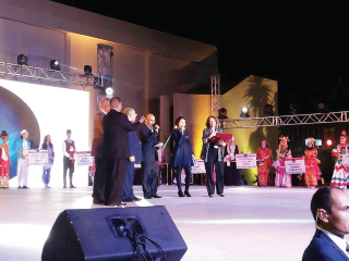 «النمنم» يكرم فريدة فهمى فىافتتاح مهرجان الإسماعيلية للفنون الشعبية