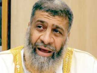 الإرهابى عاصم عبدالماجد يدعو إلى حل الجماعات الإسلامية